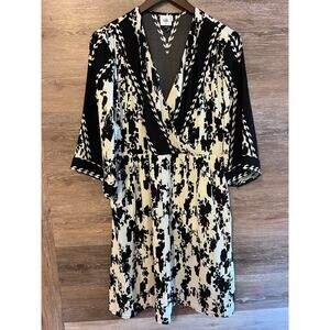 Cabi dress size M V neck flare sleeves short black white